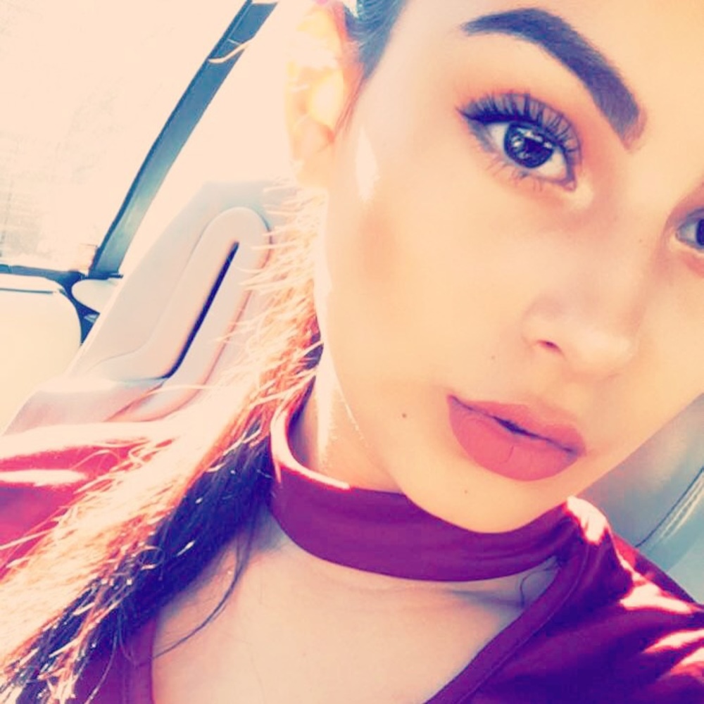 Meet your Posher, Alejandra